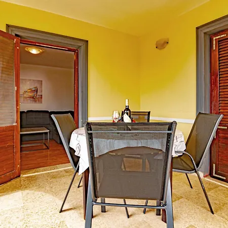 דירה 1 Bedroom Amazing In Rogoznica *